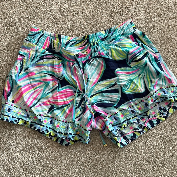 Lilly Pulitzer shorts - Picture 1 of 3